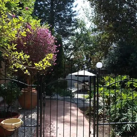 Numeroquattro- Light Blue In Con Giardino E Piscina * Syrakus