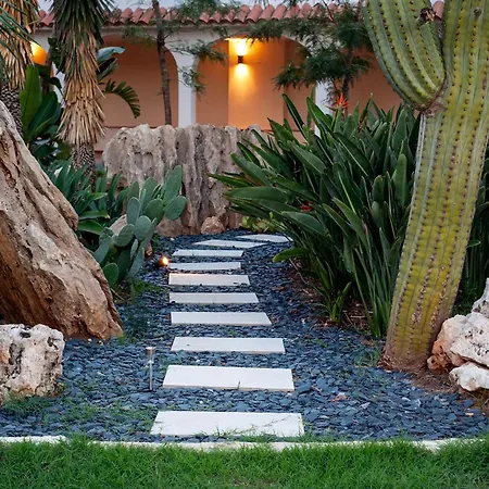 Numeroquattro- Light Blue In Con Giardino E Piscina Syrakus